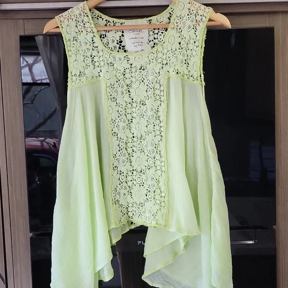 WILL BE GONE SOON) NWOT, "Flower embriodered top) - Picture 9 of 13